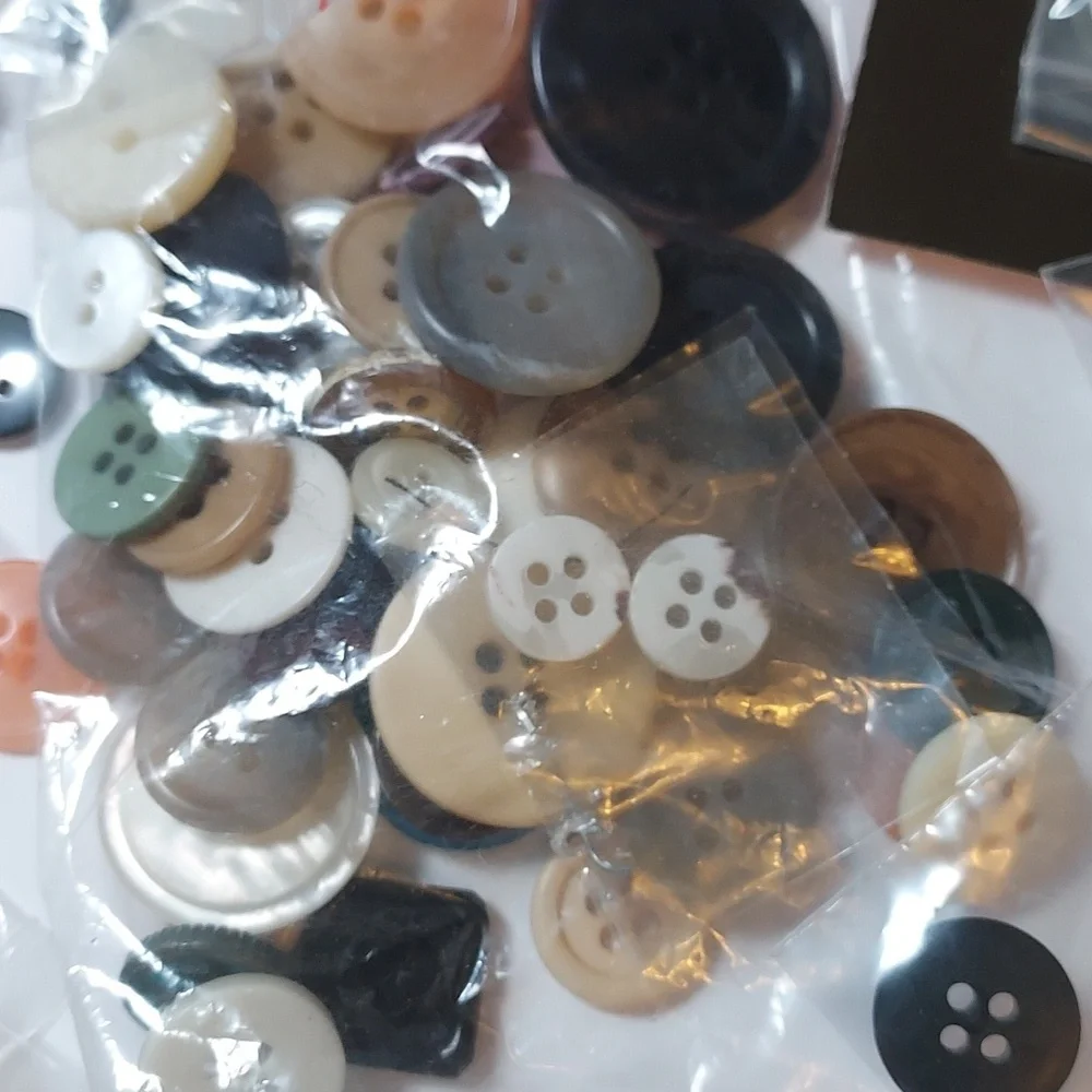 Lot of Vintage Buttons Sewing Handcrafts